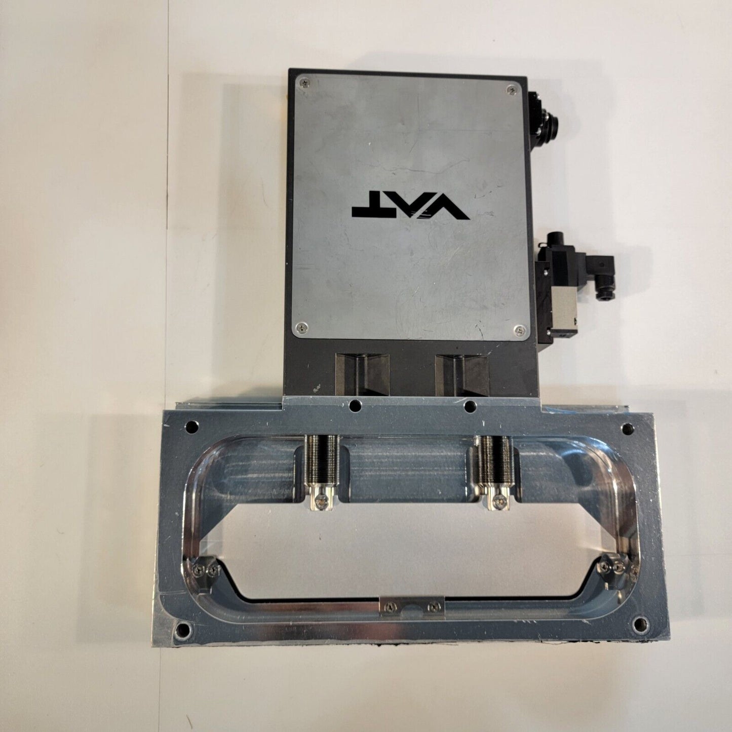 VAT High Vacuum Chamber Rectangular Gate Valve F02-106631/1 02010ZCA44-0001