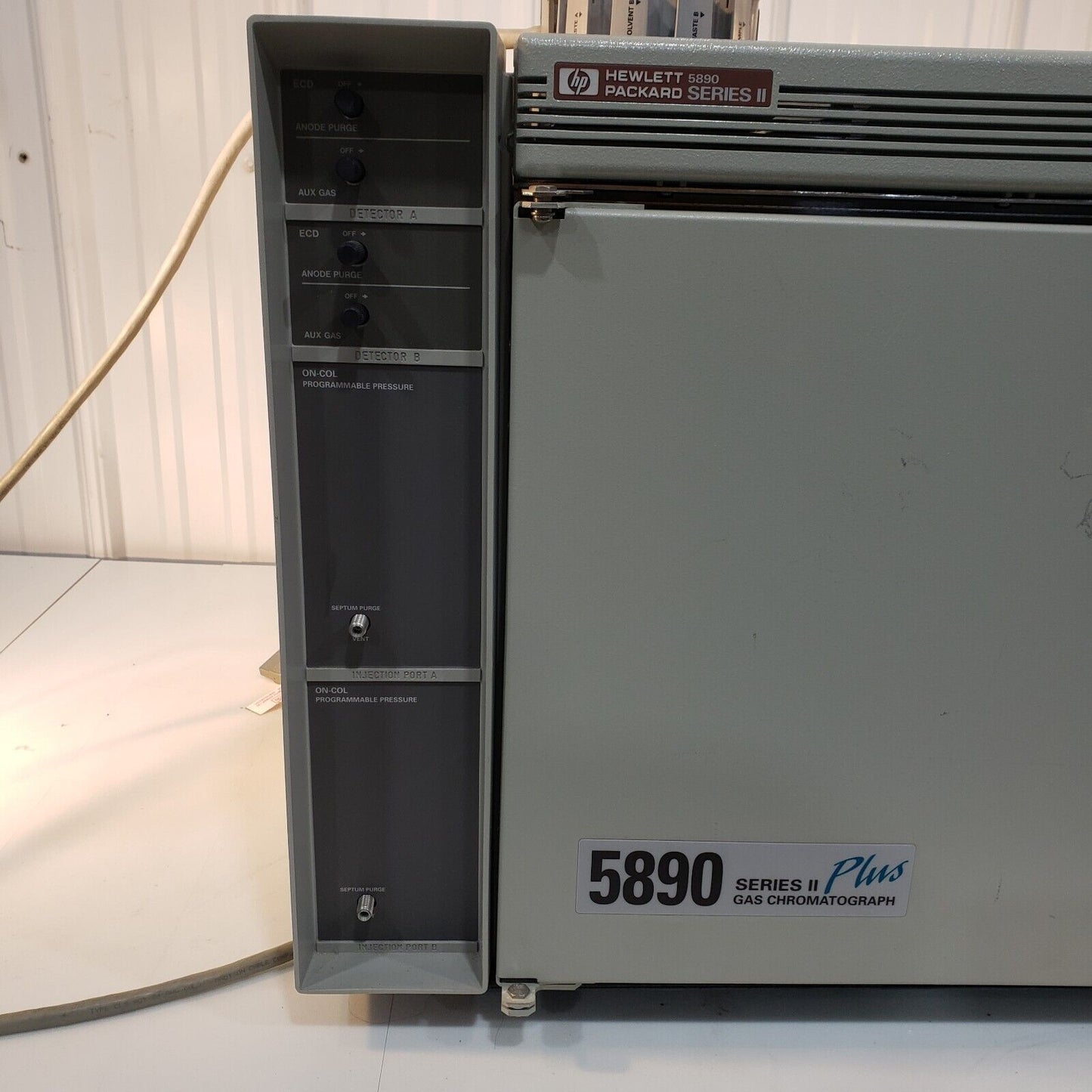 HP Hewlett-Packard 5890 Series II Plus Gas Chromatograph w/ 7673 GC/SCF Injector