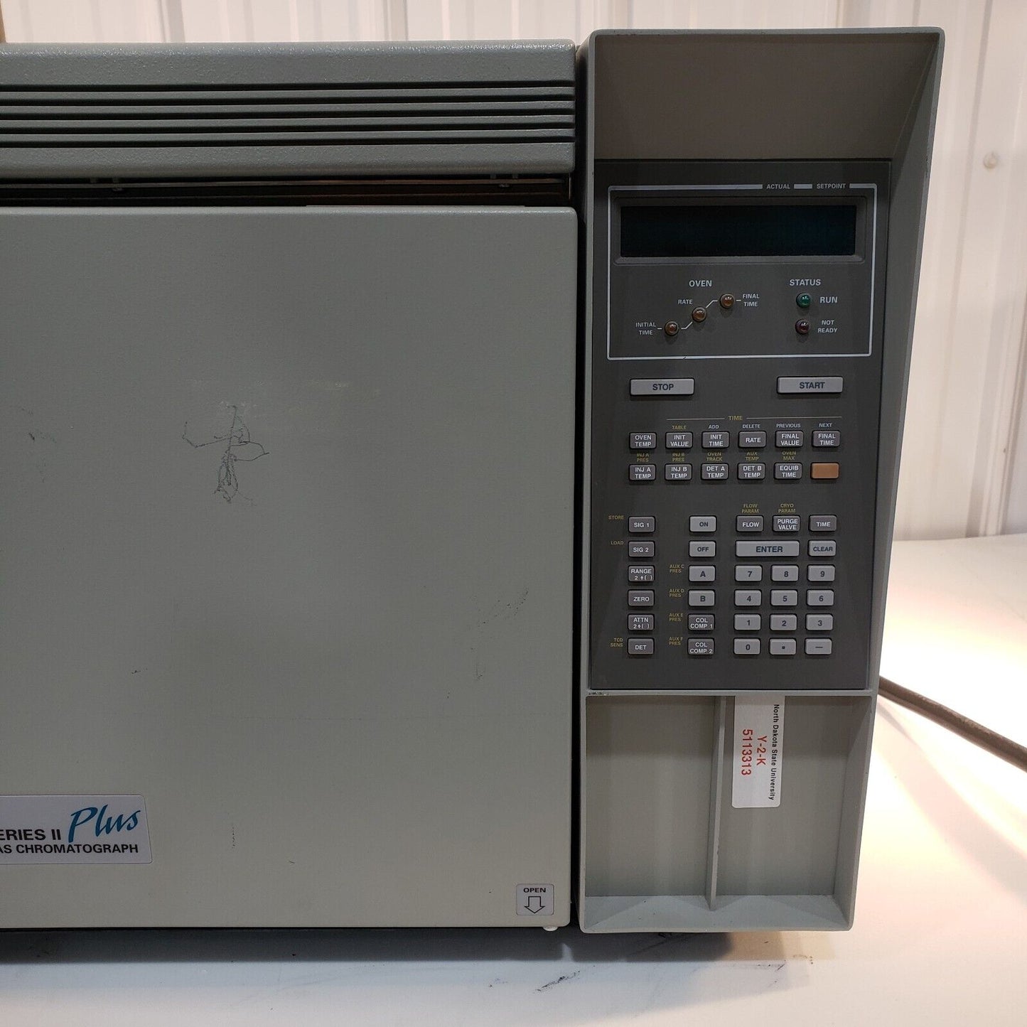 HP Hewlett-Packard 5890 Series II Plus Gas Chromatograph w/ 7673 GC/SCF Injector