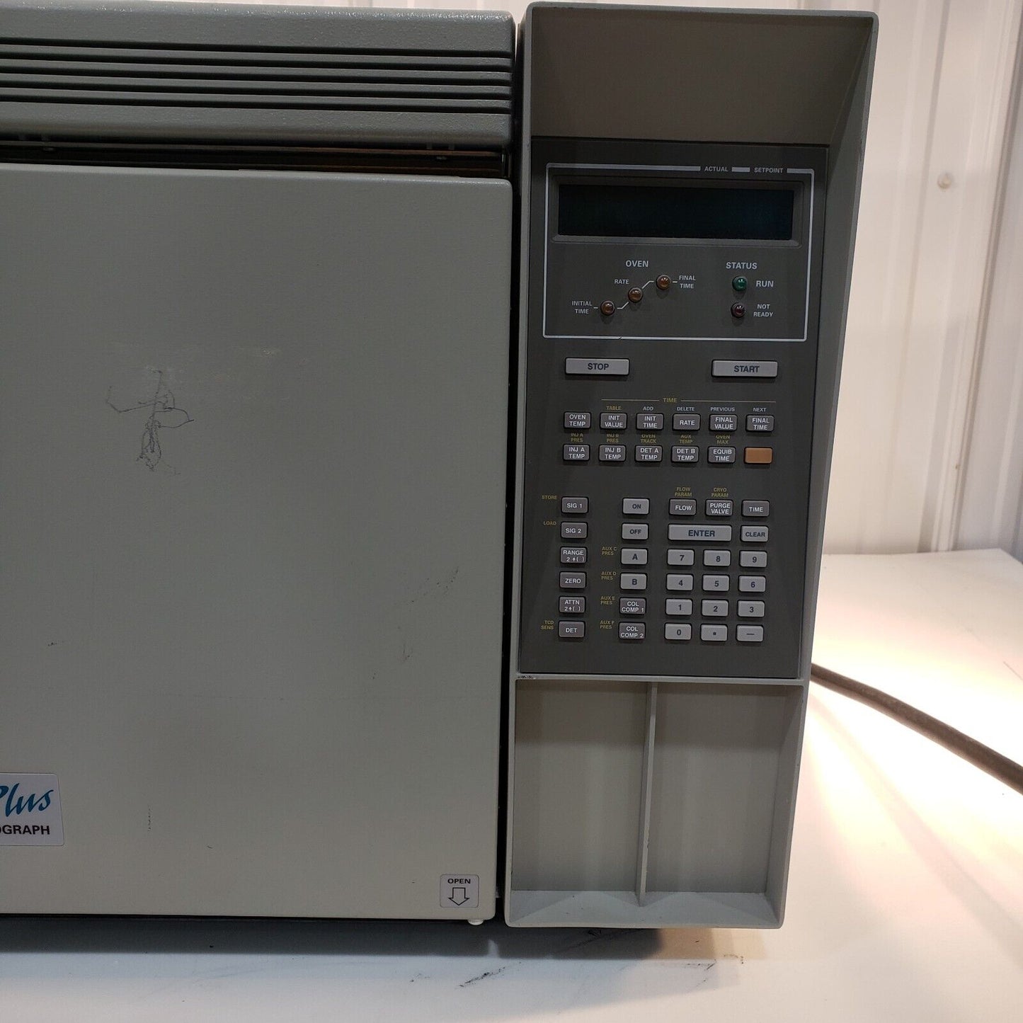 HP Hewlett-Packard 5890 Series II Plus Gas Chromatograph w/ 7673 GC/SCF Injector