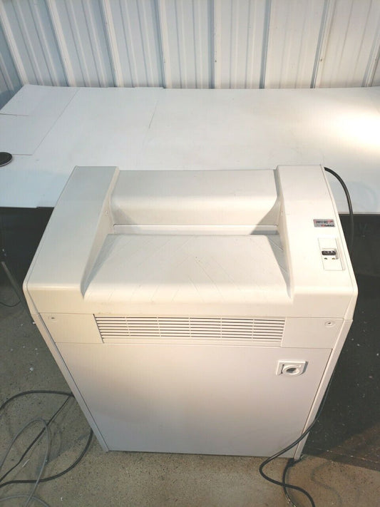Dahle 20813 Cross-Cut Paper Shredder Security Level 3 16in Opening 15 Sheet Capa