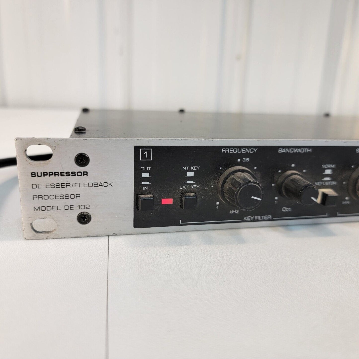 Behringer 2-Channel Stereo Suppressor De-Esser Feedback Processor DE-102