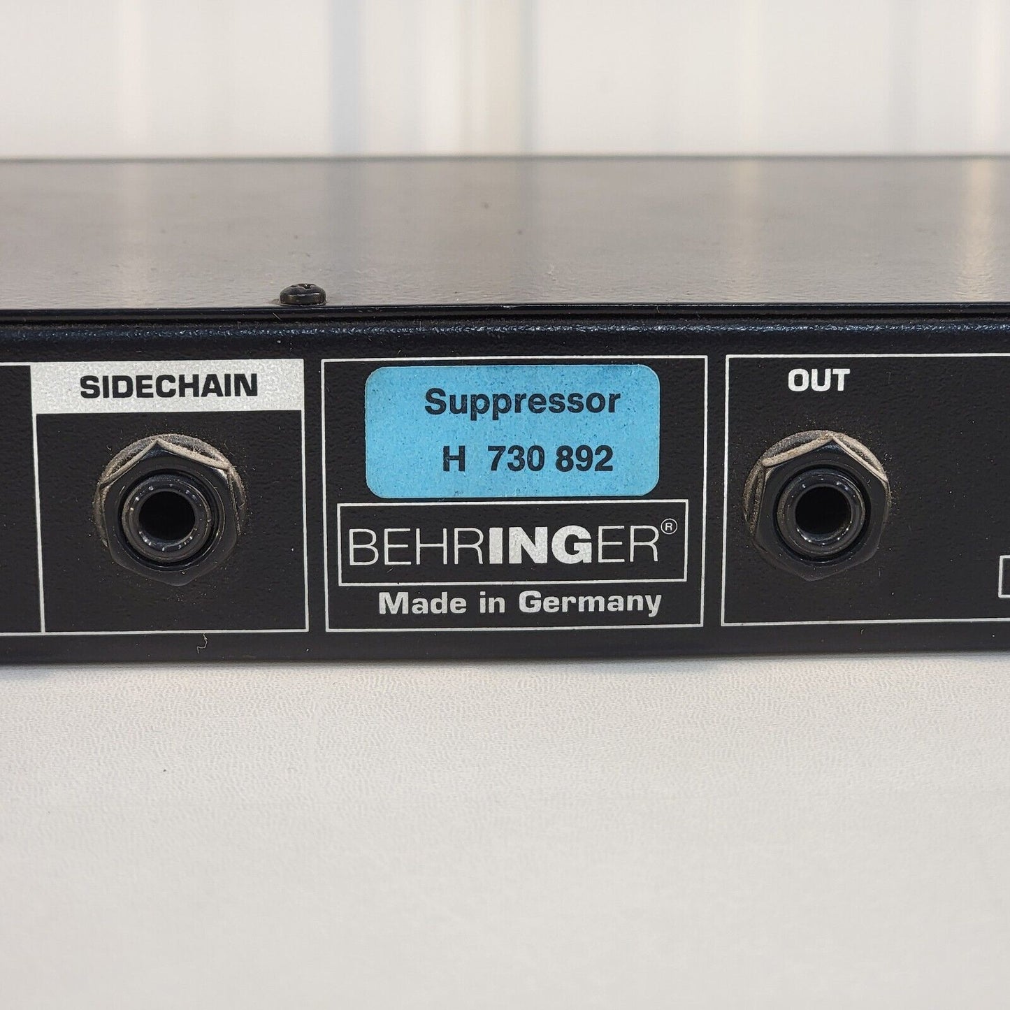 Behringer 2-Channel Stereo Suppressor De-Esser Feedback Processor DE-102