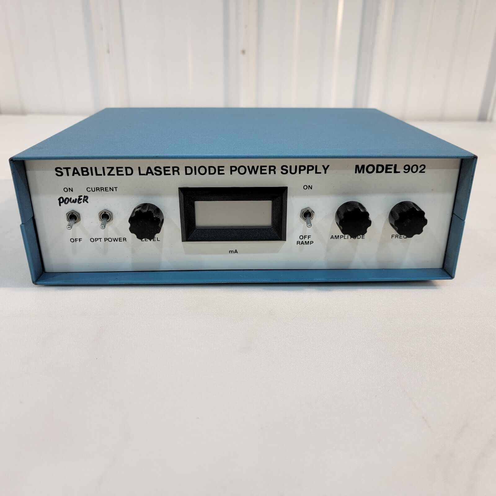 Canada Instrumentation Canadian Instrumentation Stabilized Laser Diode Power Supply 902 Const ...