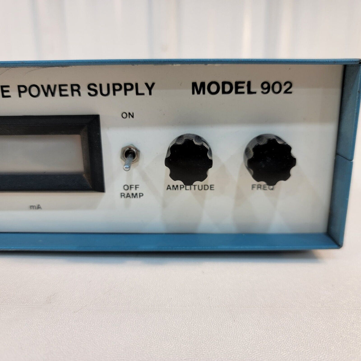 Canada Instrumentation Canadian Instrumentation Stabilized Laser Diode Power Supply 902 Const ...
