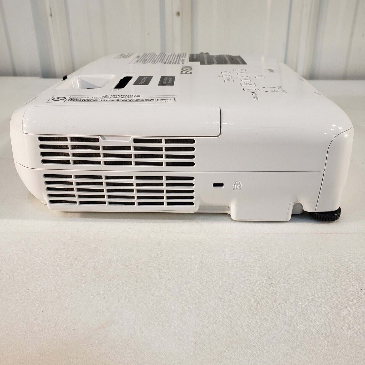 Epson EX3220 Projector With Remote, Power Cord, And VGA Cable