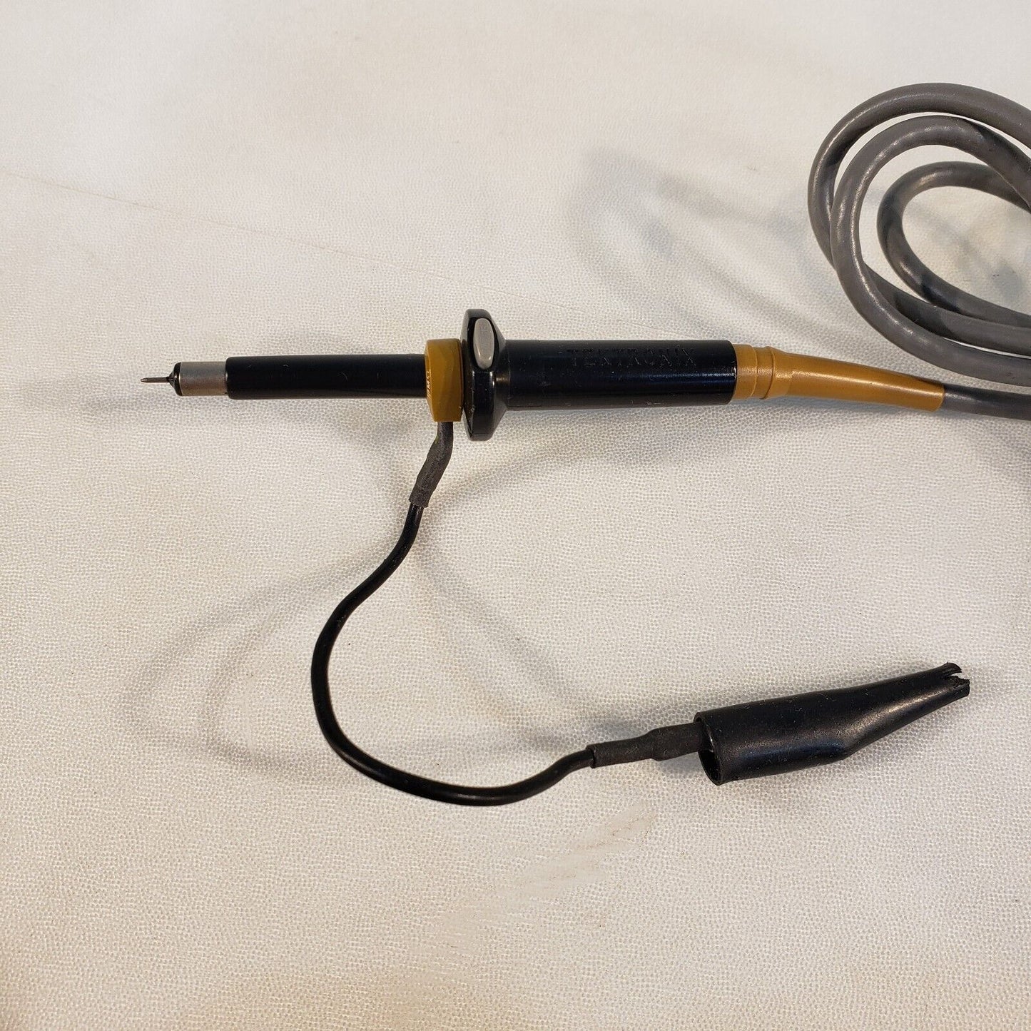 Tektronix P6106 Oscilloscope Probe 10 MOhms 13pF 2m 10x