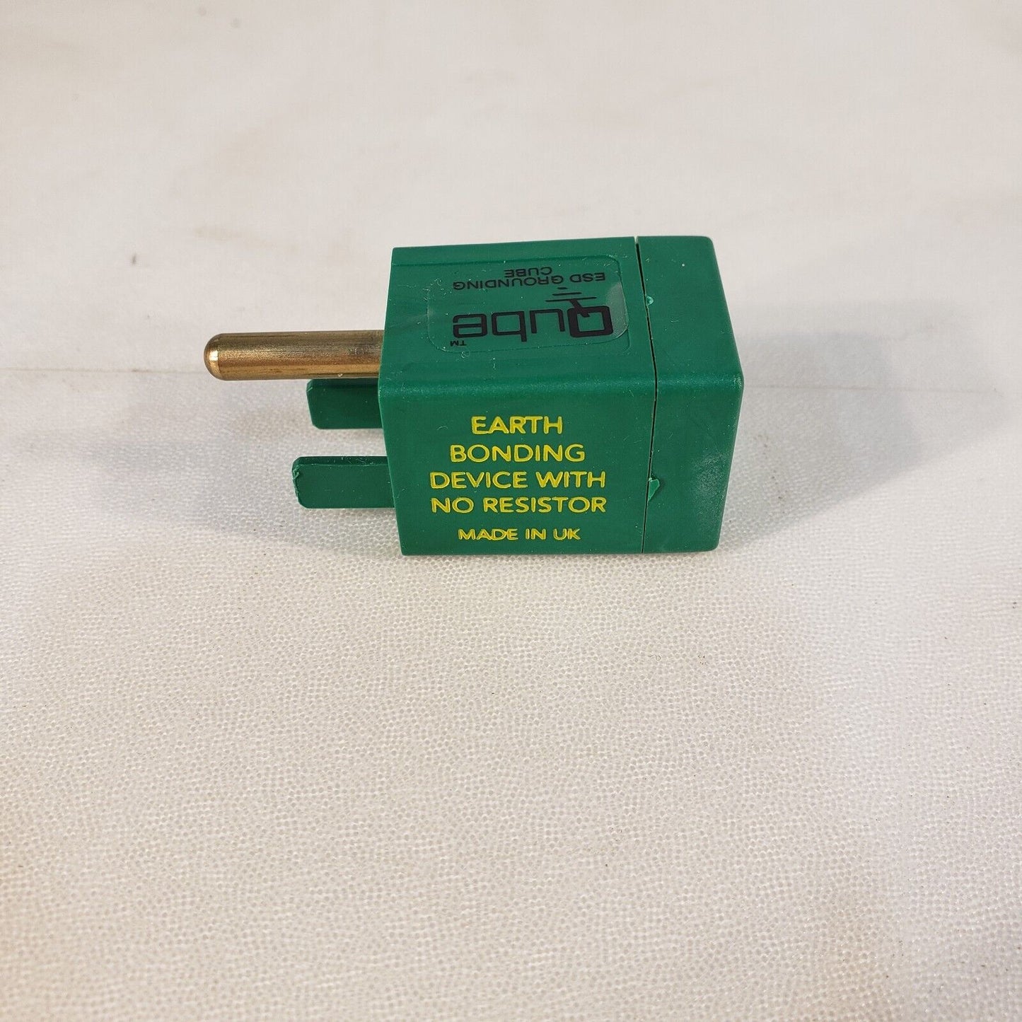 Qube Prostat Corporation Q007 ESD Earth Bonding Outlet Grounding Cube