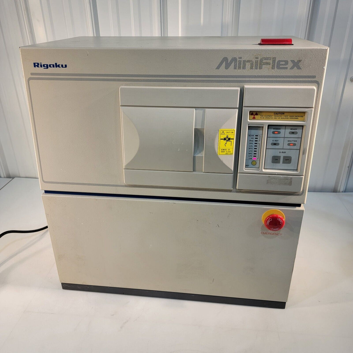 Rigaku MiniFlex Benchtop Powder XRD Diffractometer 2005E302 – Lab ...