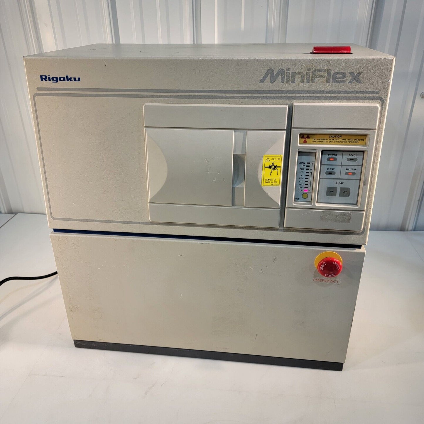 Rigaku MiniFlex Benchtop Powder XRD Diffractometer 2005E302