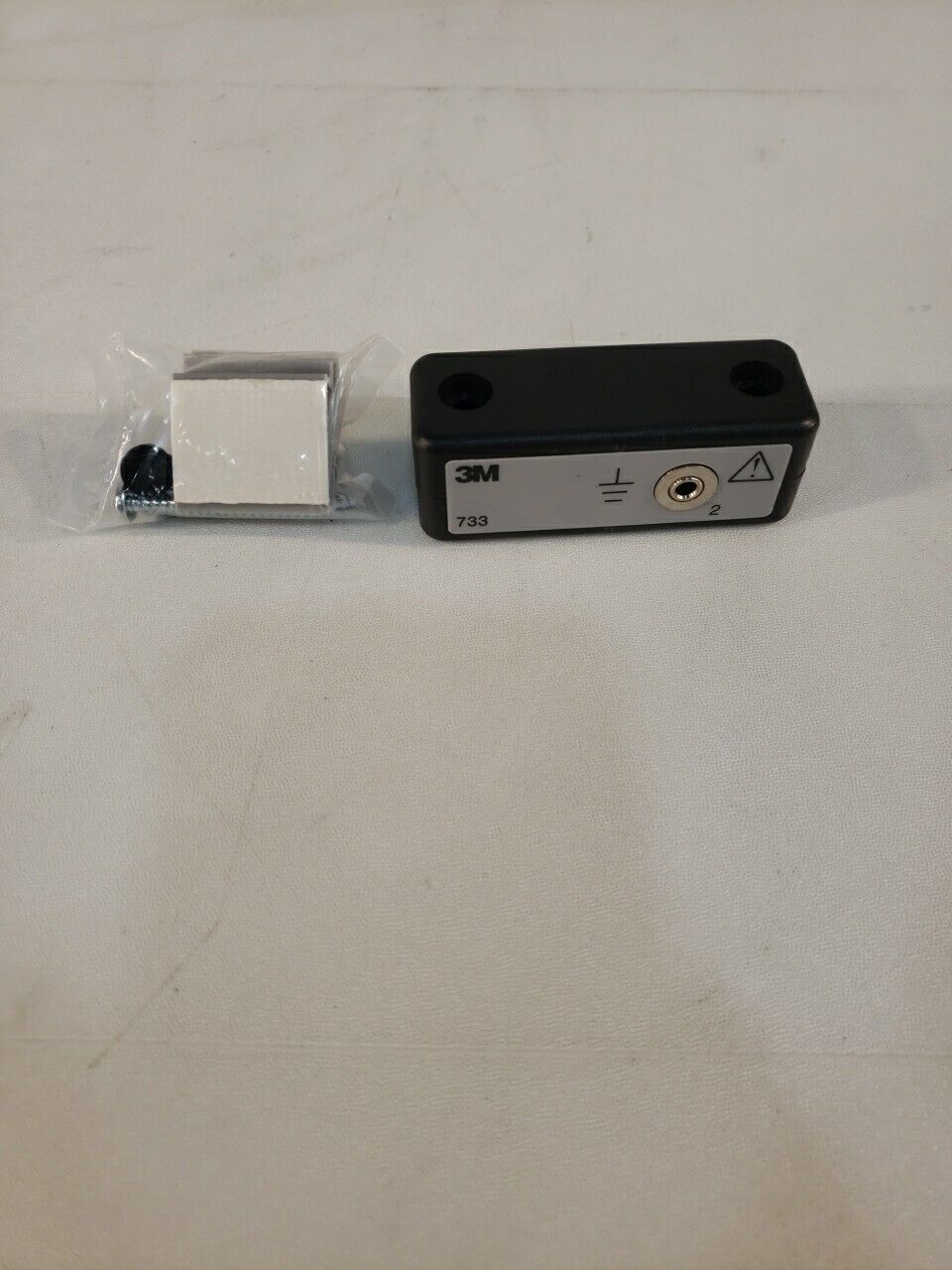 3M 733 Remote ESD Safety Input Jack And Screws for Monitor 724 – Lab ...