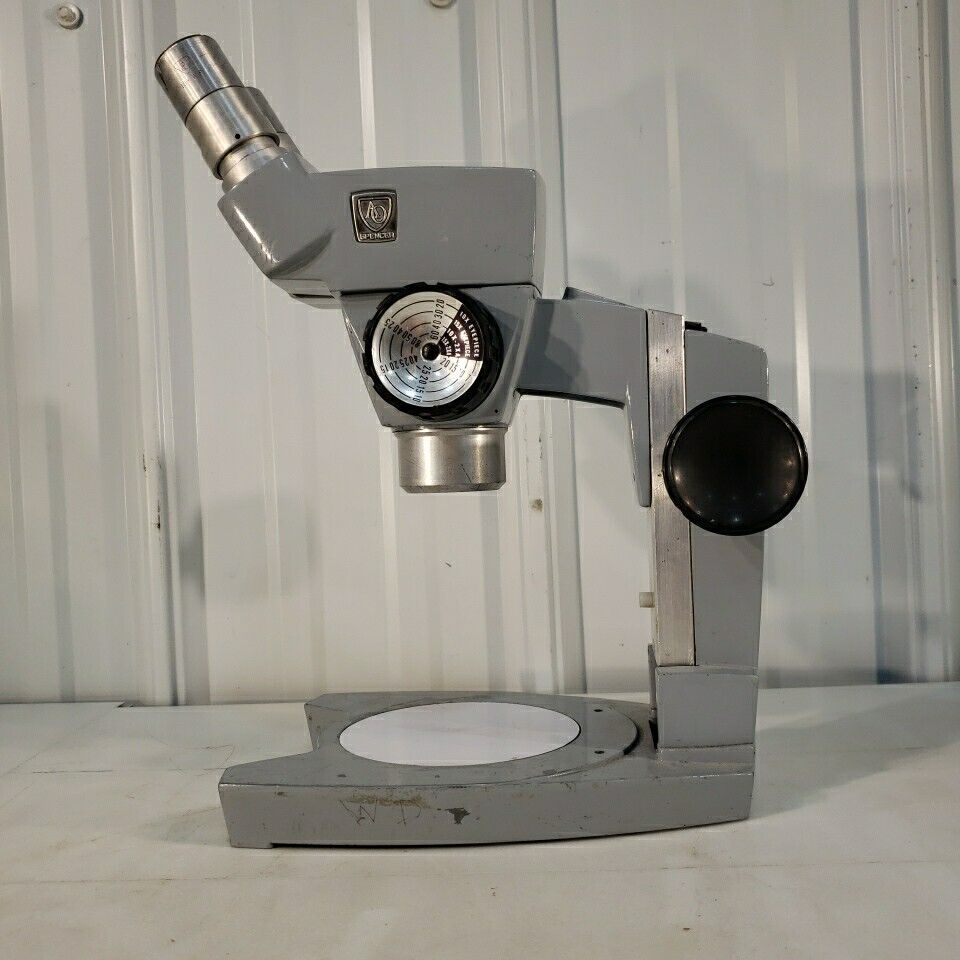 American Optical Cycloptic Stereo Zoom Microscope w/ Eyepieces Adjustable Focus
