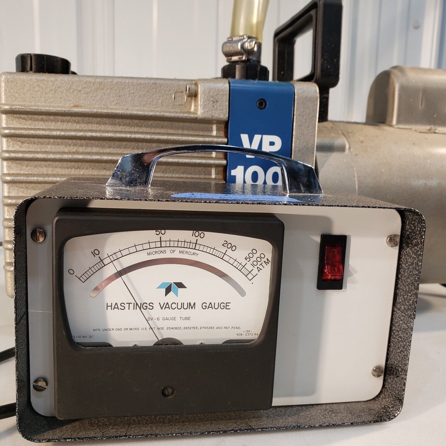 Savant VP100 Two Stage Rotary Vane Vacuum Pump 10 mTorr micron Tested