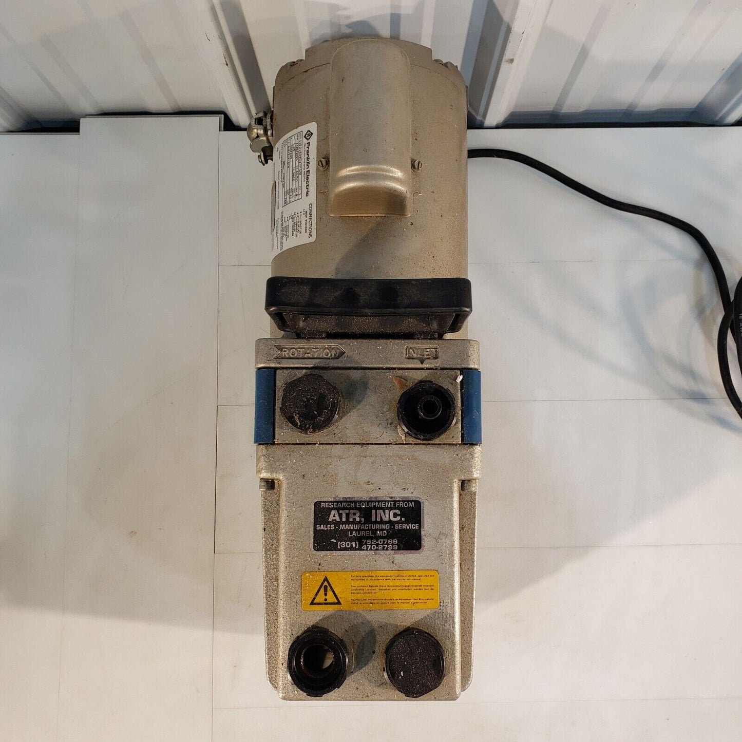 Savant VP100 Two Stage Rotary Vane Vacuum Pump 10 mTorr micron Tested