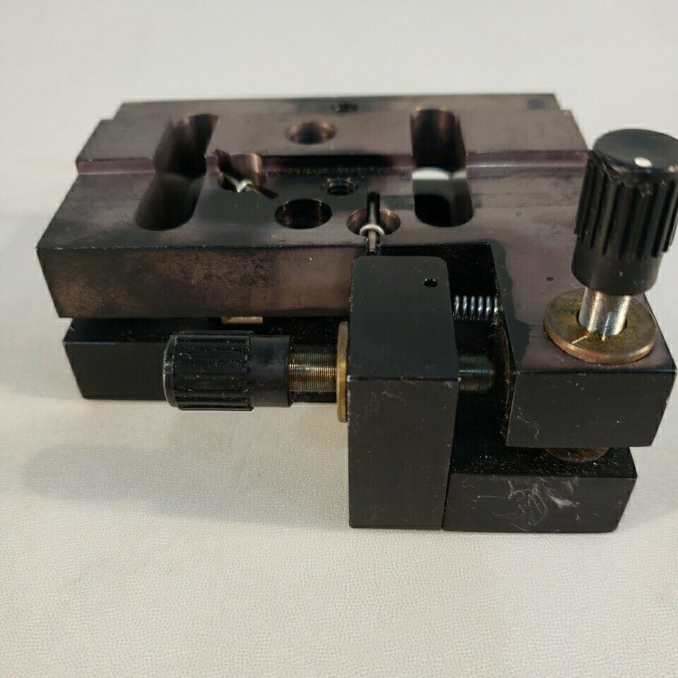 Newport NRC F-916 Linear Motion Positioner Optical Stand