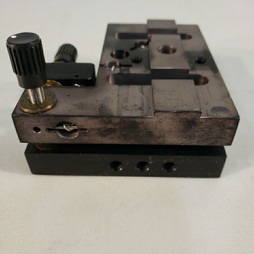 Newport NRC F-916 Linear Motion Positioner Optical Stand