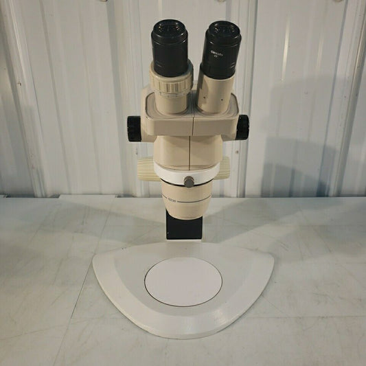 Olympus SZ30 SZ3060 Microscope Range 0.9x-4x w/ Two GWH10 10x Eyepieces & Stand