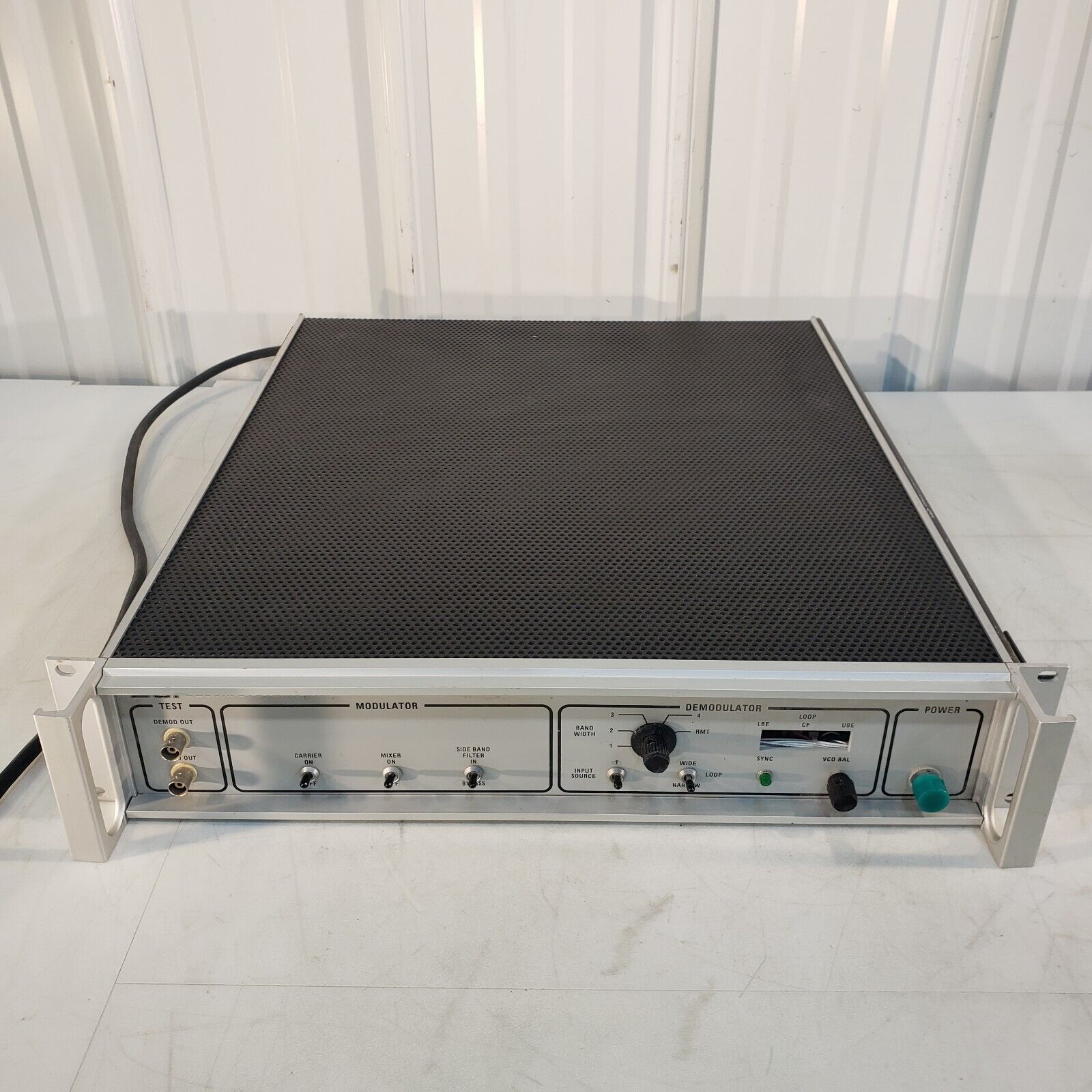 Decom Systems 7132 Rackmount PSK Modem Assembly – Lab Liquidators Store