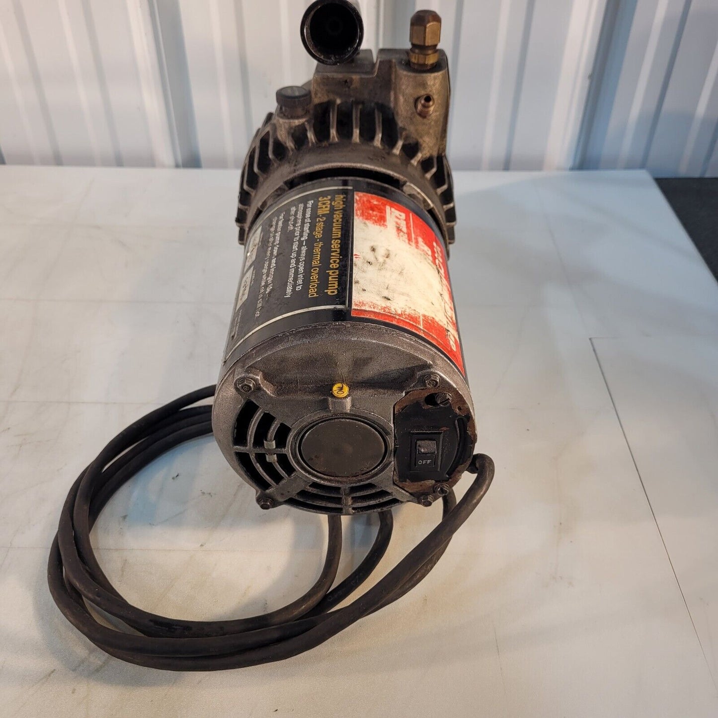 *FOR PARTS* Ritchie Yellow Jacket 93100 Vacuum Pump Pulls 11.9 Torr 3 CFM, 110V