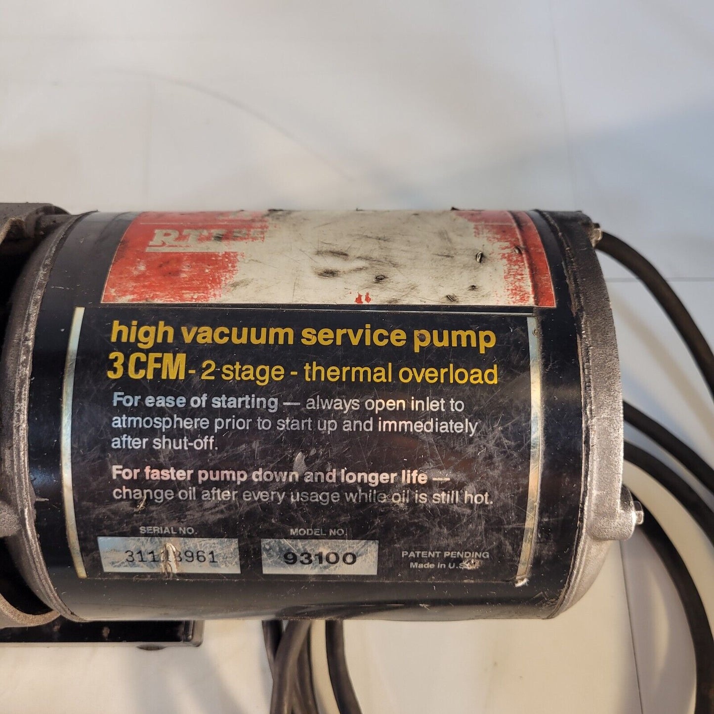 *FOR PARTS* Ritchie Yellow Jacket 93100 Vacuum Pump Pulls 11.9 Torr 3 CFM, 110V