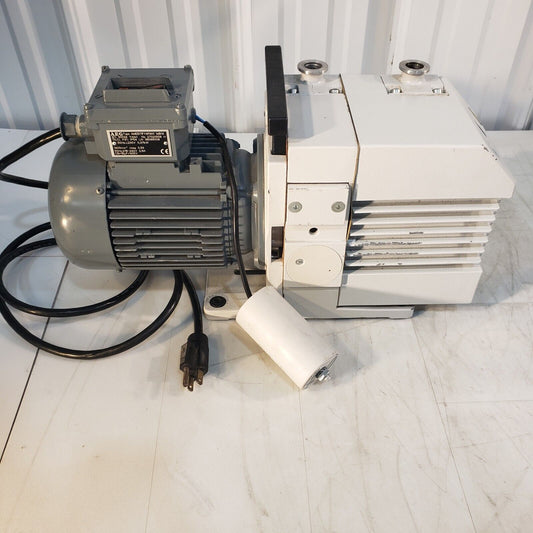 Leybold Trivac D4B Vacuum Pump Pulls 20 mTorr, KF16 Inlet/Exhaust, 240 V