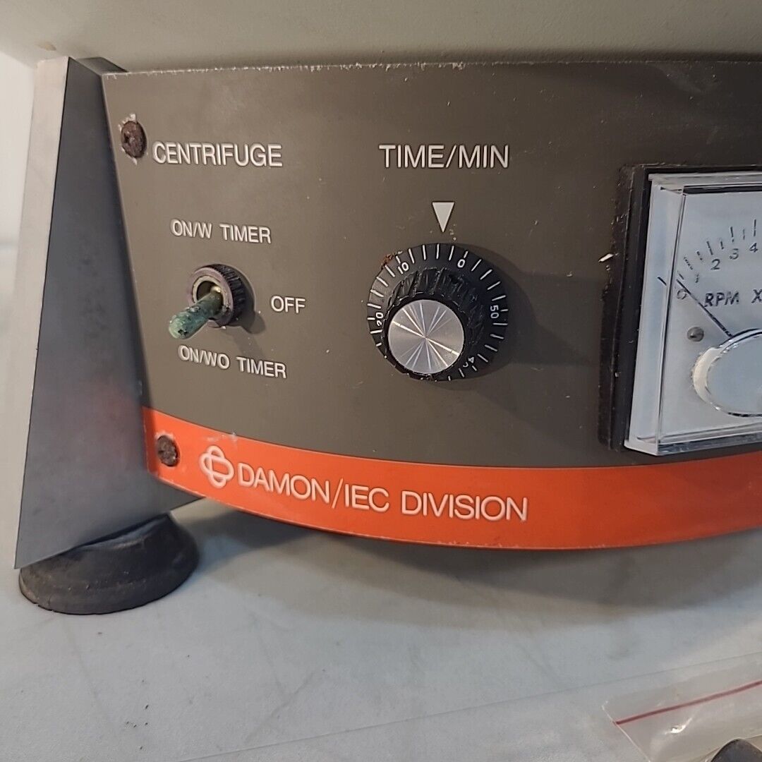 *Spins Up, RPM Gauge Doesn't Work* Damon HN/SII Centrifuge W/Rotor & 2 IEC 398