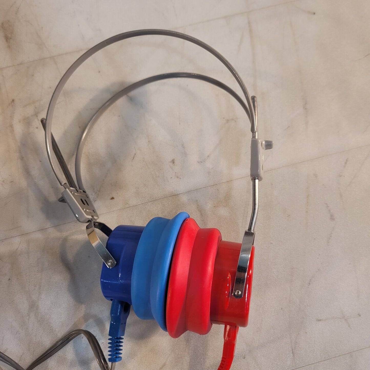 Maico MA 40 Portable Audiometer With Headphones And Cables Included