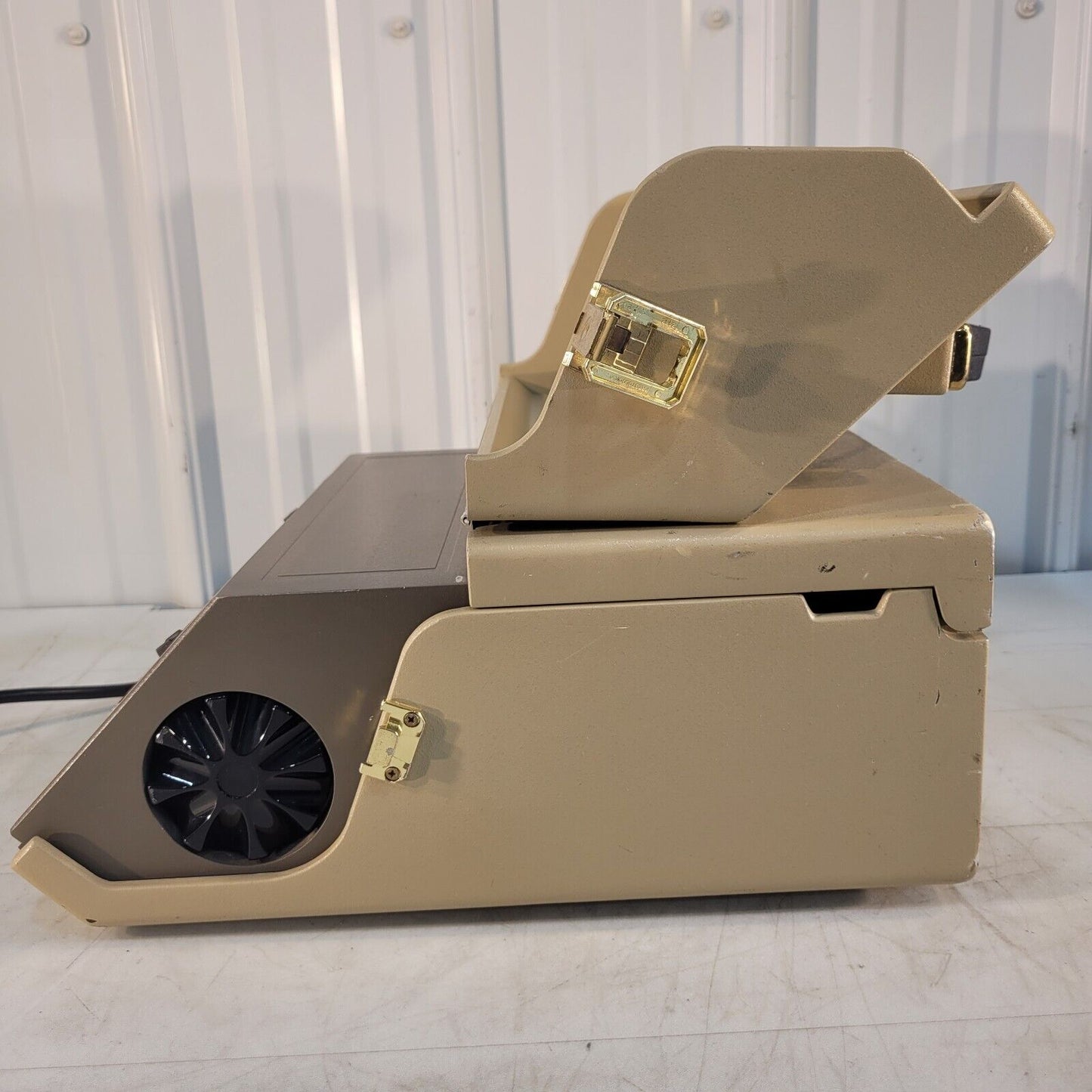 Maico MA 40 Portable Audiometer With Headphones And Cables Included