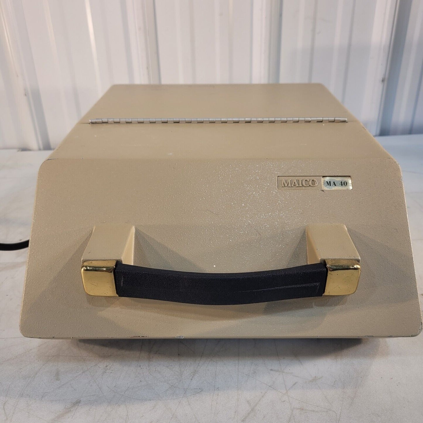 Maico MA 40 Portable Audiometer With Headphones And Cables Included