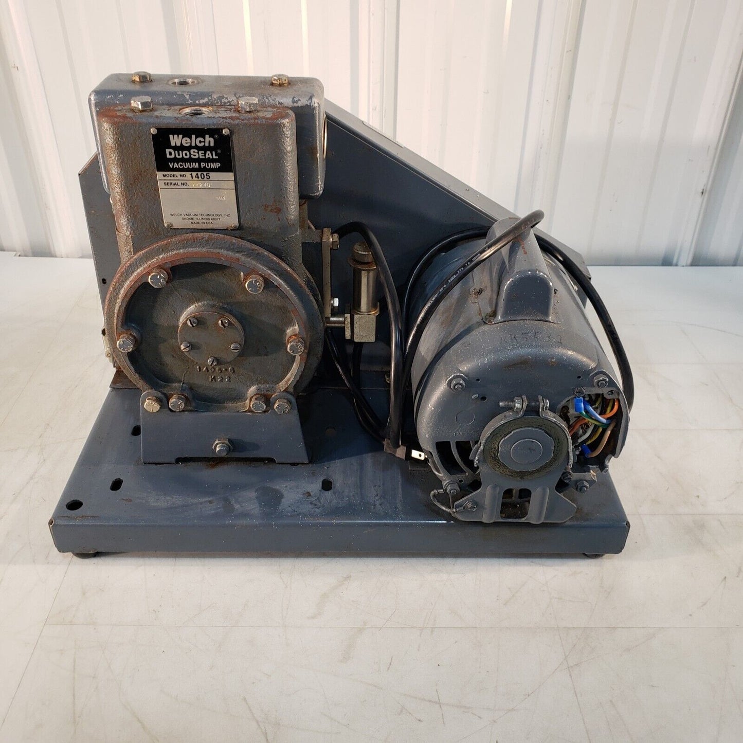 Welch 1405 Duo-Seal Vacuum Pump, Pulls Down to 150 Torr, 115V 9A