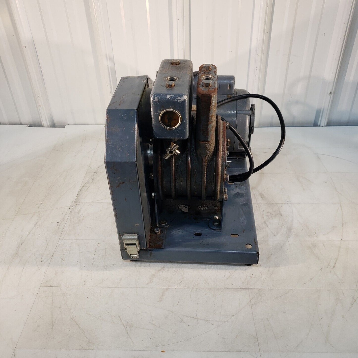 Welch 1405 Duo-Seal Vacuum Pump, Pulls Down to 150 Torr, 115V 9A