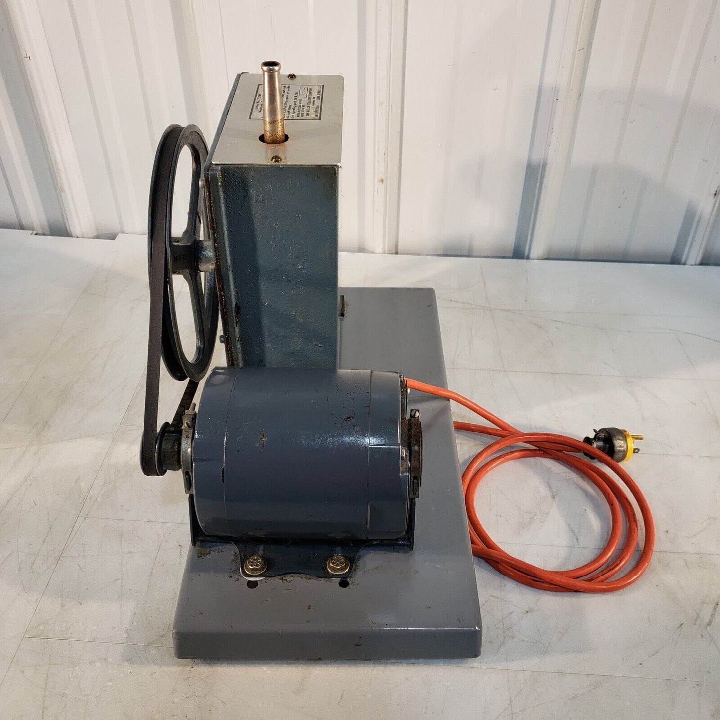 *FOR PARTS* Welch Duoseal 1399 Vacuum Pump, Pulls 229 Torr Of Vacuum, 115V