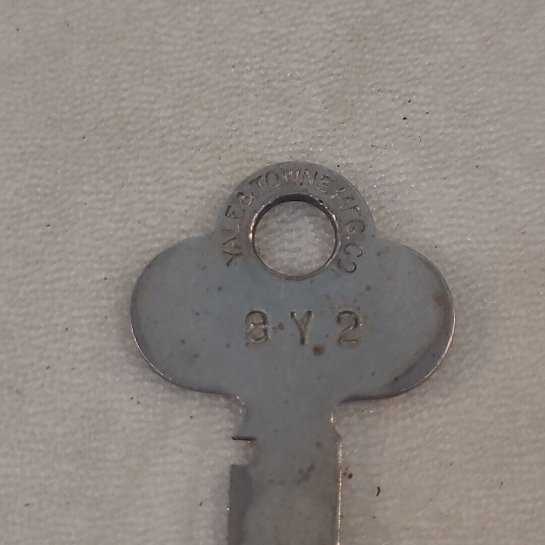 Lot Of 38 Corbin Yale Best Cabinet Lock Cylinder Antique 1 Keys 8Y2 4J10 2J1 8Y4