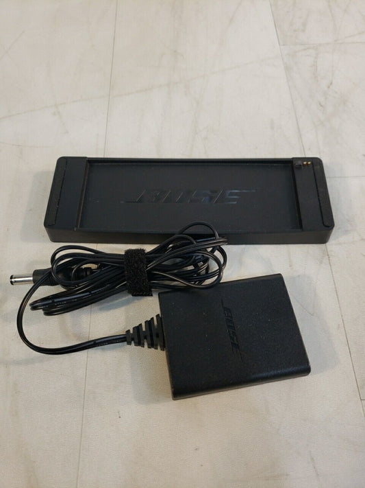 Bose Soundlink Charger Base 362944-0020 And Charger