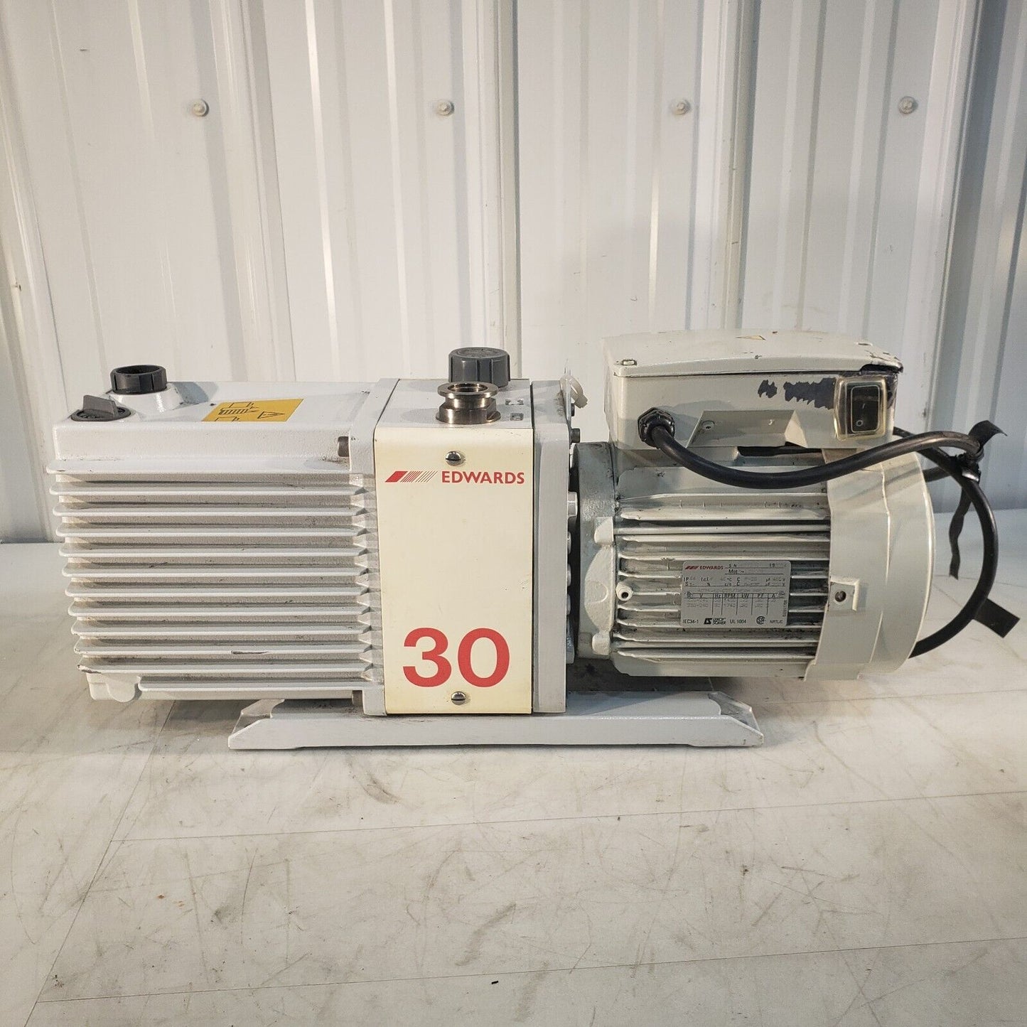 *Pulls Down to 2.9 mTorr* Edwards E2M30 Vacuum Pump KF25 Inlet 220V Single Phase