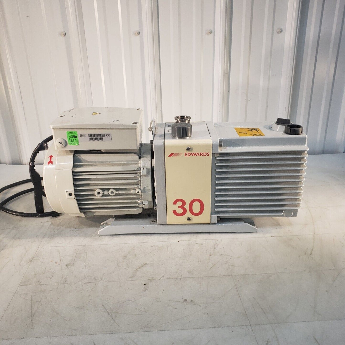 *Pulls Down to 2.9 mTorr* Edwards E2M30 Vacuum Pump KF25 Inlet 220V Single Phase