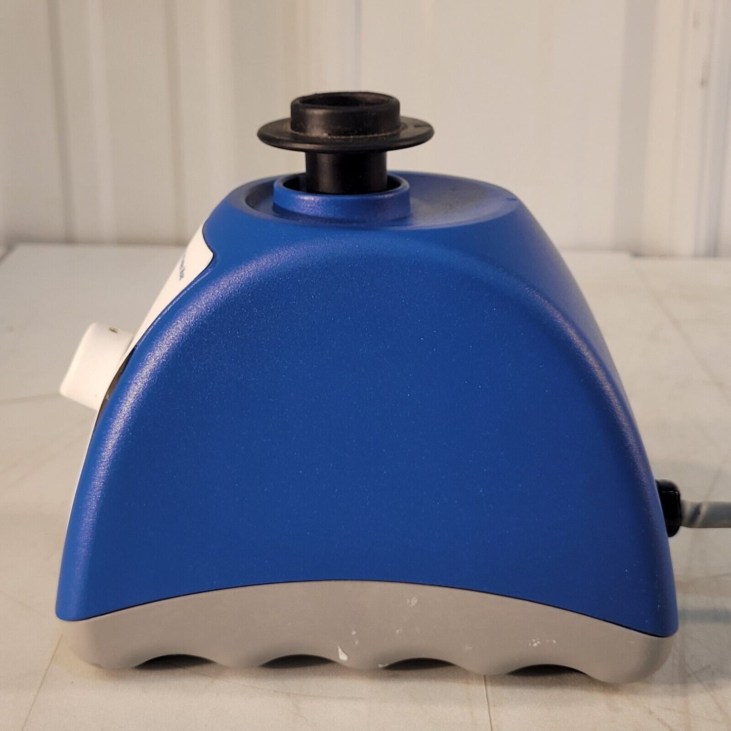 VWR 10153-838 Analog Vortex Mixer 120V Single Mixer 300 - 3200 rpm 4.9mm Orbit