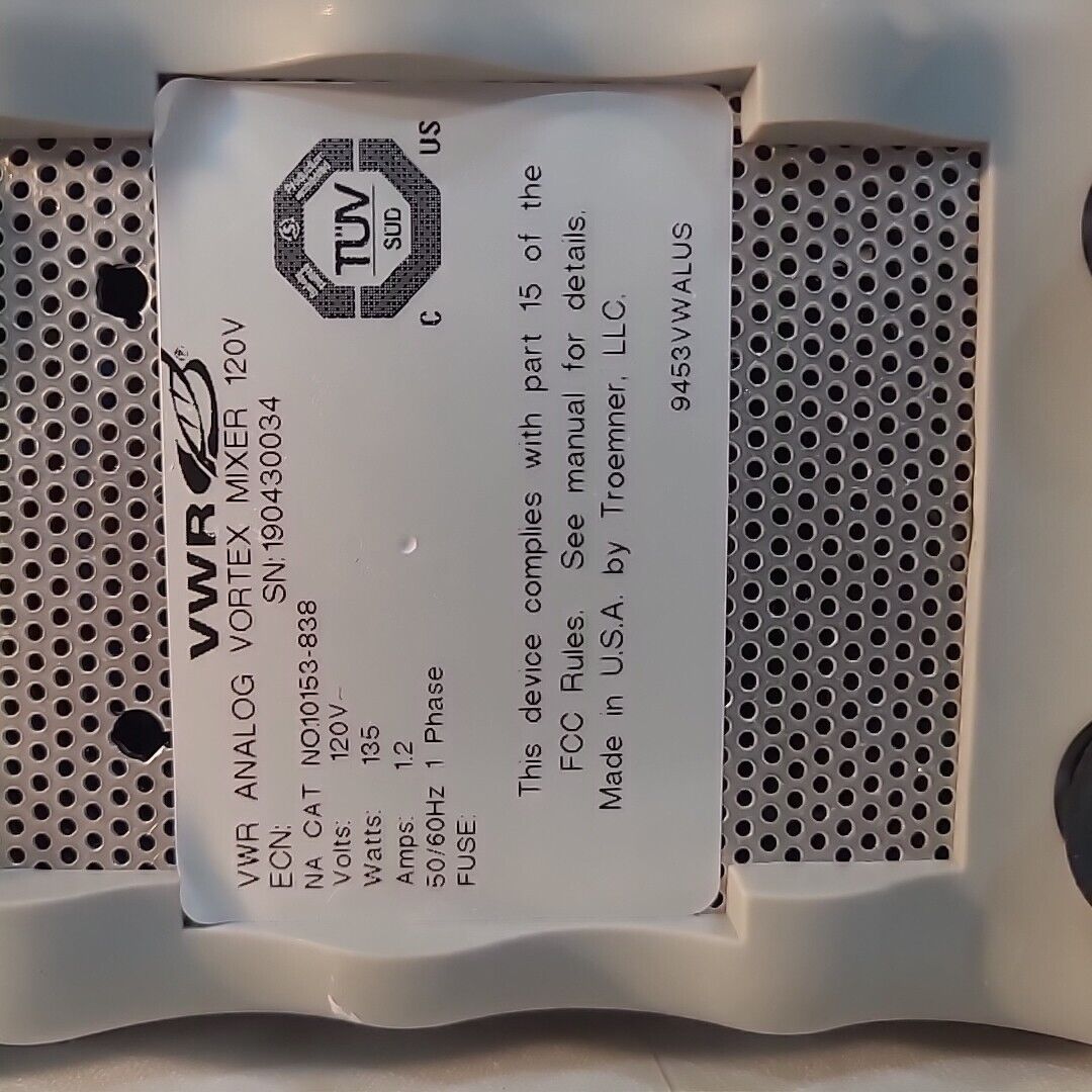 VWR 10153-838 Analog Vortex Mixer 120V Single Mixer 300 - 3200 rpm 4.9mm Orbit