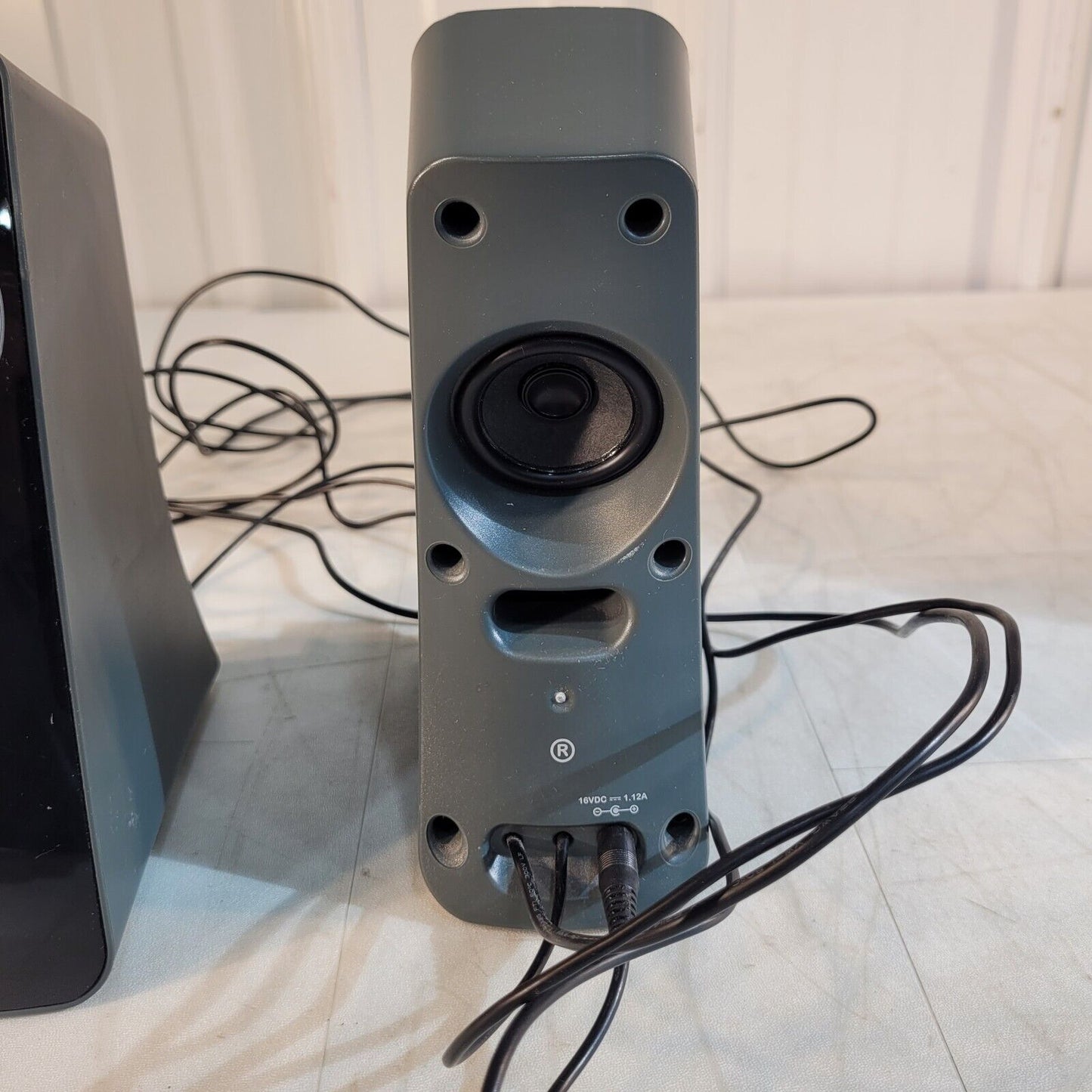 Logitech z320 Speaker System Left And Right Speaker S-00079 16V 1.12A
