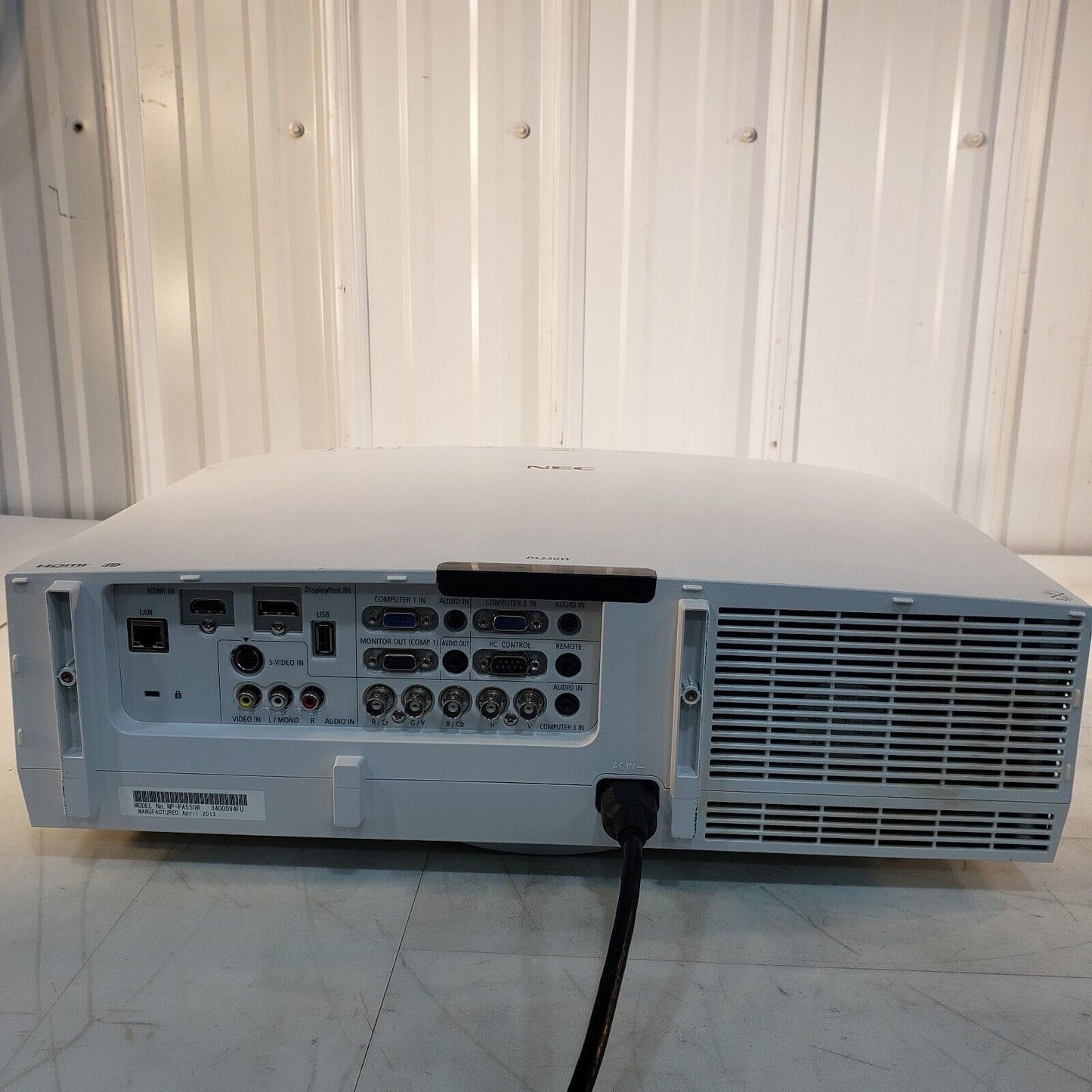 NEC PA550W Projector Distorted Display, Good NP21LP Lamp - For Parts