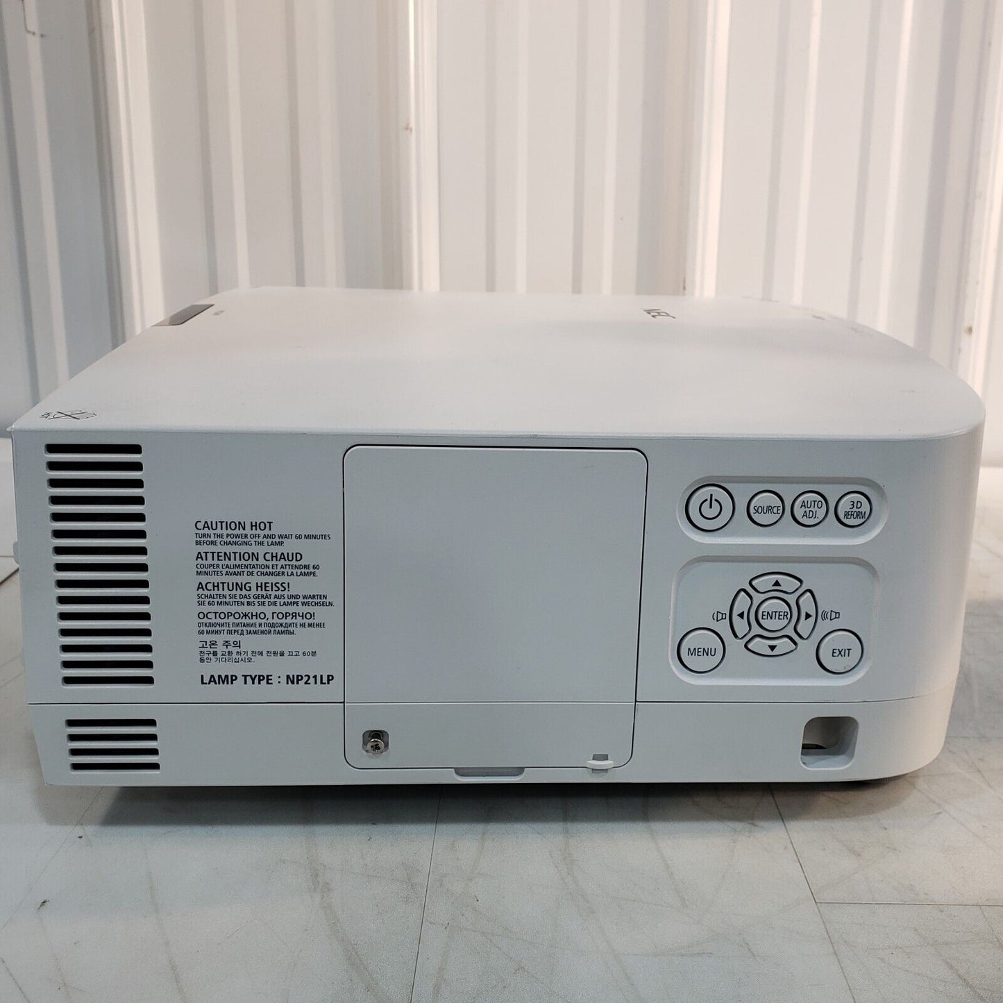 NEC PA550W Projector For Parts Does Not Work Power&Status Light Flash NP-PA550W