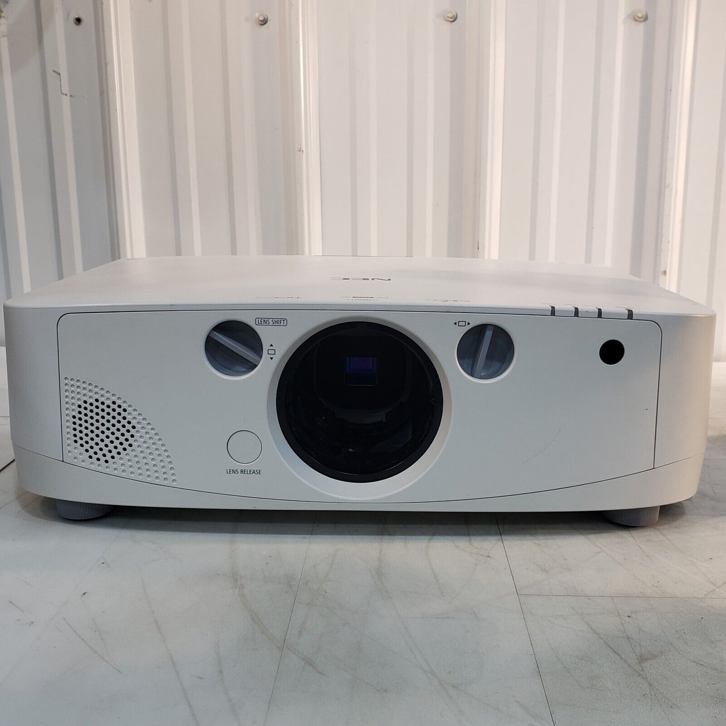 NEC PA550W Projector For Parts Does Not Work Power&Status Light Flash NP-PA550W