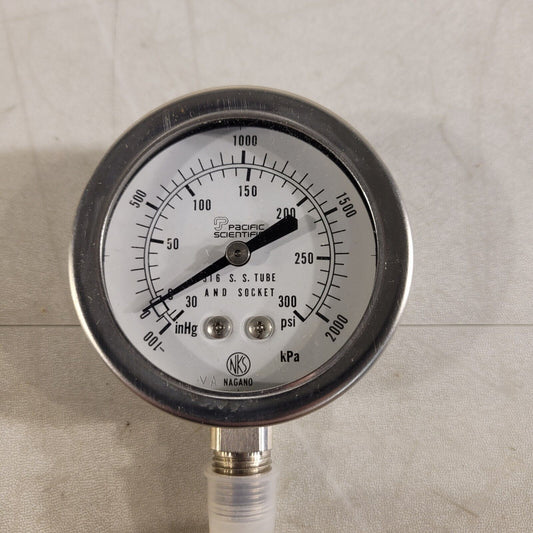 Pacific Scientific G125ASD07S Pressure Gauge 300 psi/2000 kPa 1/2" NPT Male End