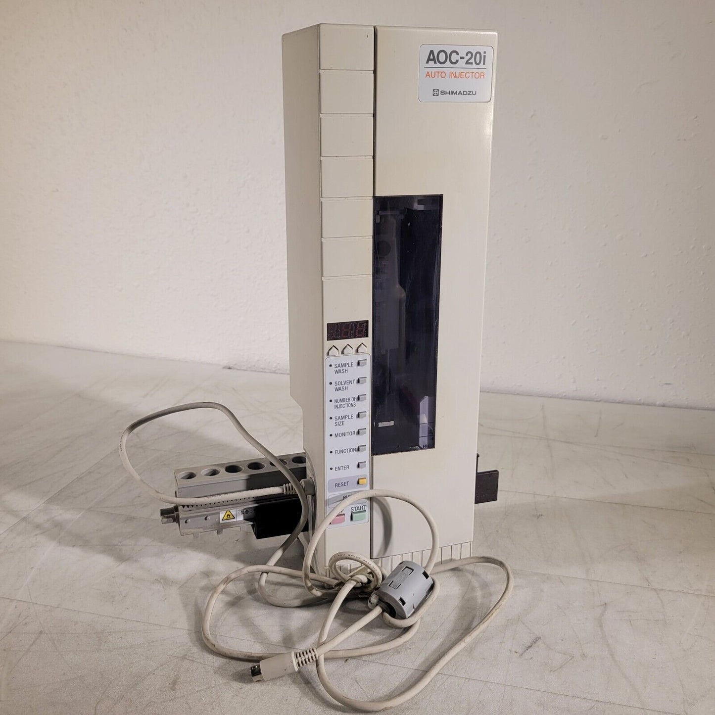 SHIMADZU AOC-20i Auto Injector 221-72314-38 Sampler for GC-2014 w/ Cord