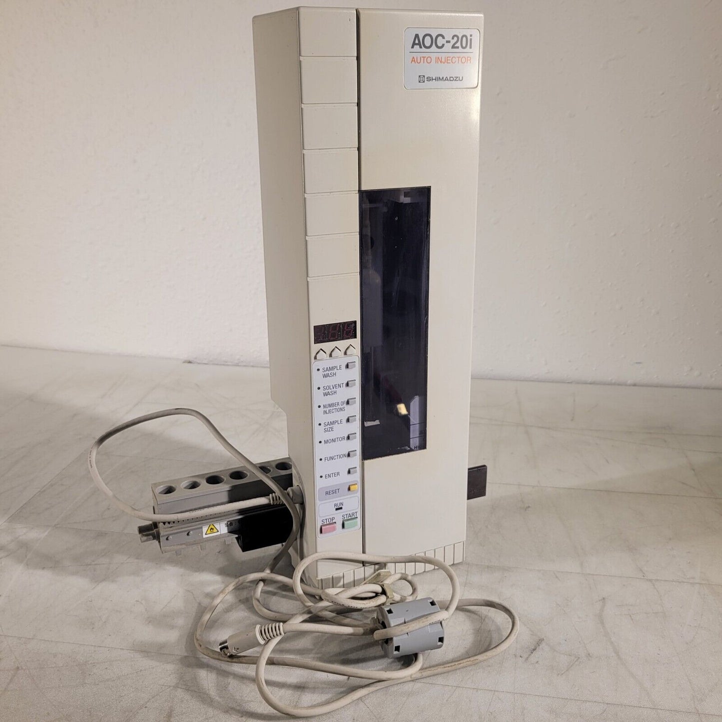 SHIMADZU AOC-20i Auto Injector 221-72314-38 Sampler for GC-2014 w/ Cord