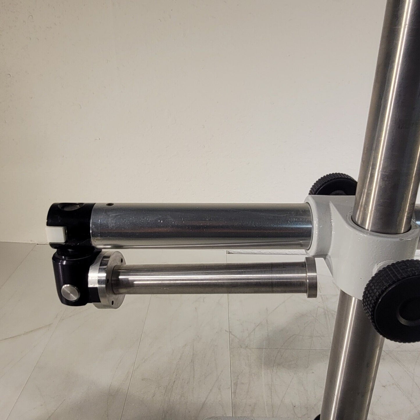 Leica Wild Heerbrugg Microscope System Stand 35" Max Height 114030