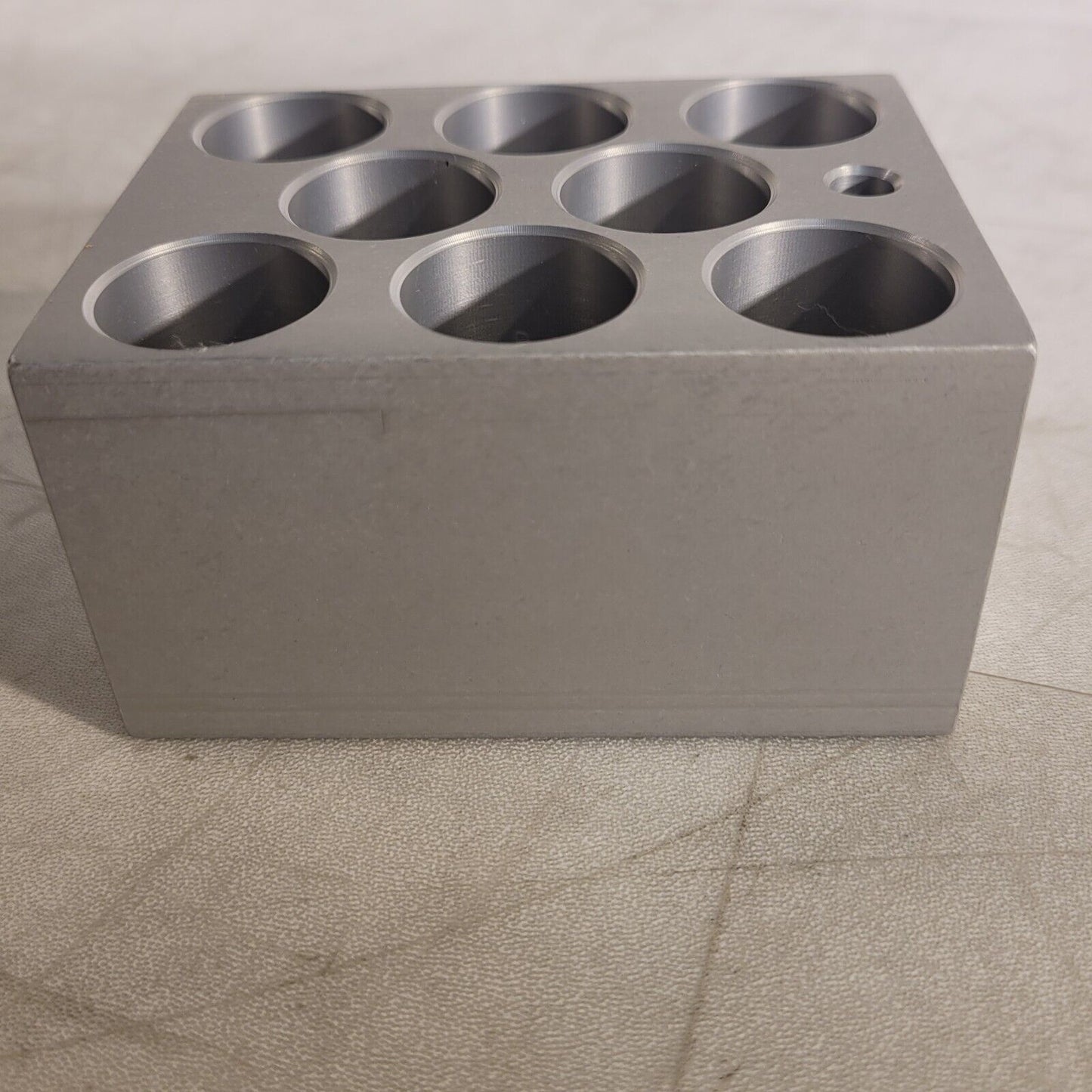 VWR 12621-134 Modular Heating Block 23mm Vial Block 8-Well