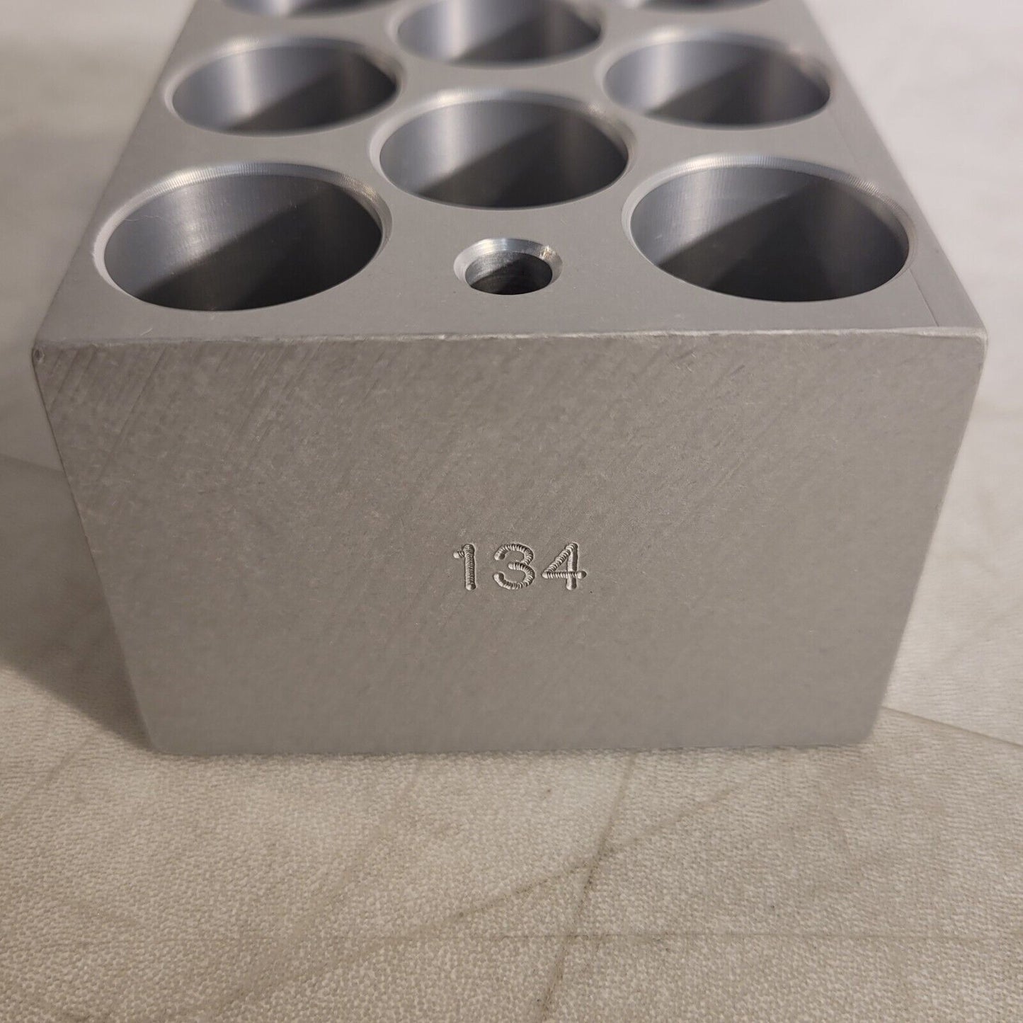VWR 12621-134 Modular Heating Block 23mm Vial Block 8-Well