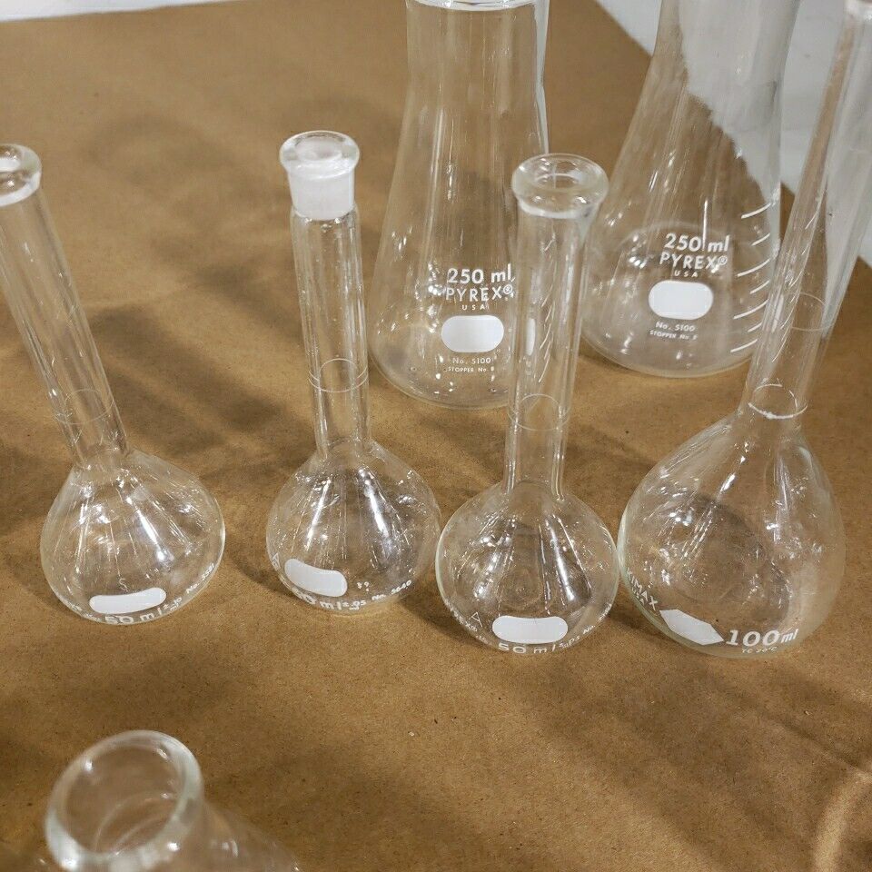 Lot Of 35 Miscellaneous Laboratory Glassware Pyrex Corning Kimax Glas-Pak