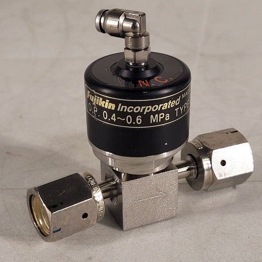 Fujikin OP 0.4-0.6 MPa N.C. 316L Pneumatic Valve Female Normally Closed 1/4" VCR